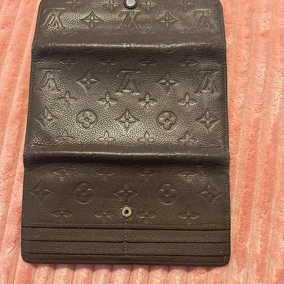 LV Wallet - Picture 4 of 14